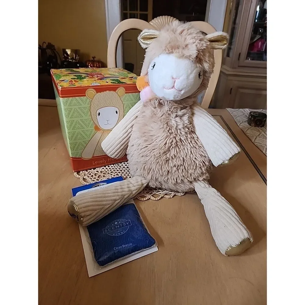 Scentsy Buddy Lovely The Llama Stuffed Animal With Scentsy Pad Clean Breeze